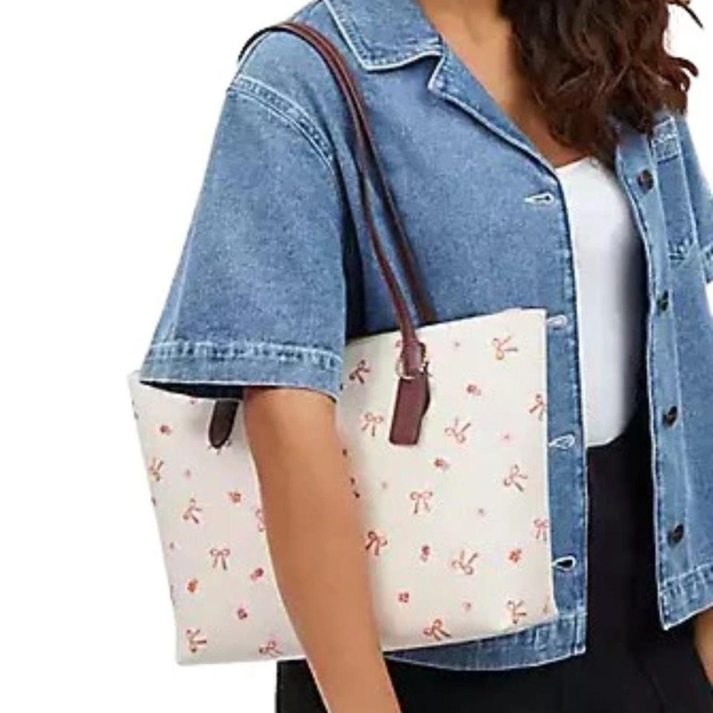 NEW Coach Zip Top Tote in Pink Bow & Floral Print RARE
